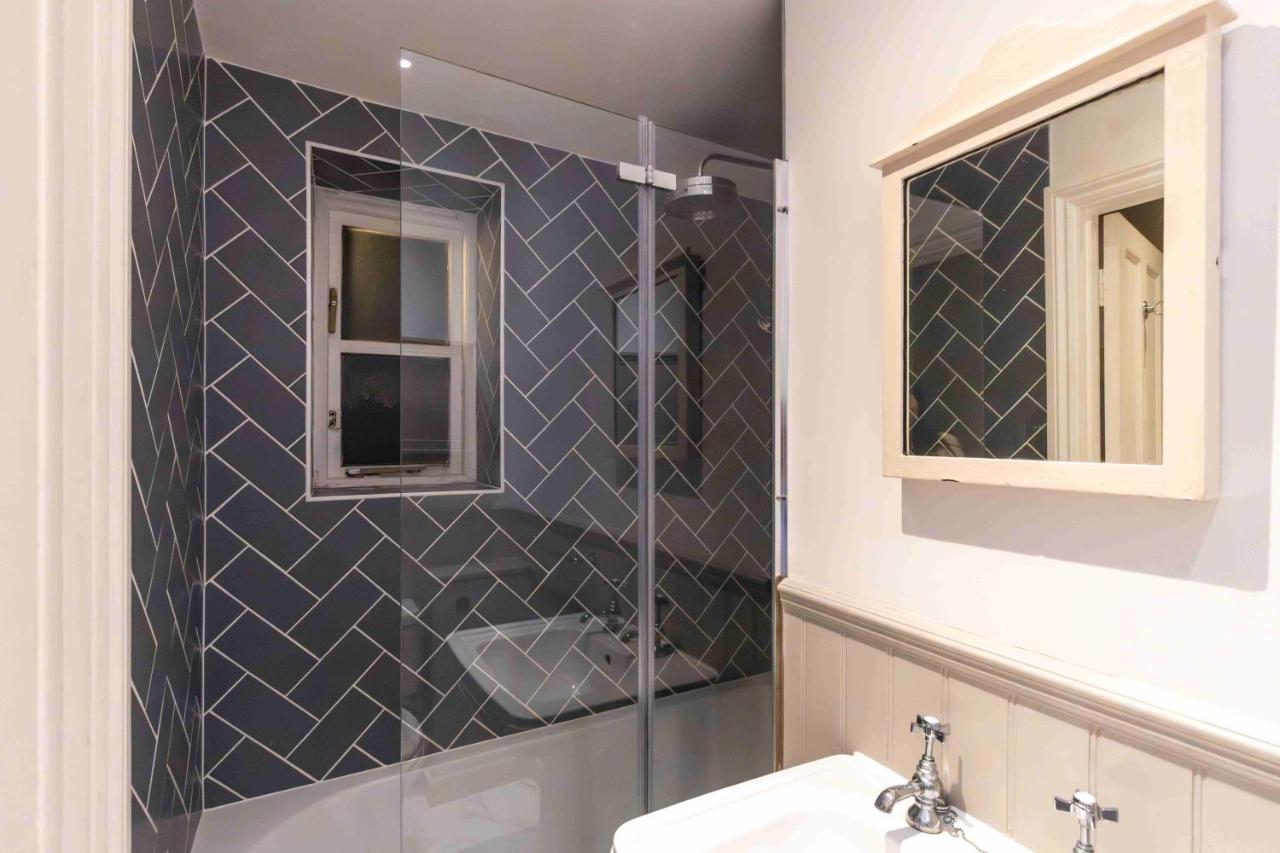 Shared Guest House 5 Mins Walk From Vauxhall And Nine Elms Station With Off-Site Parking Near Us Embassy Лондон Екстериор снимка